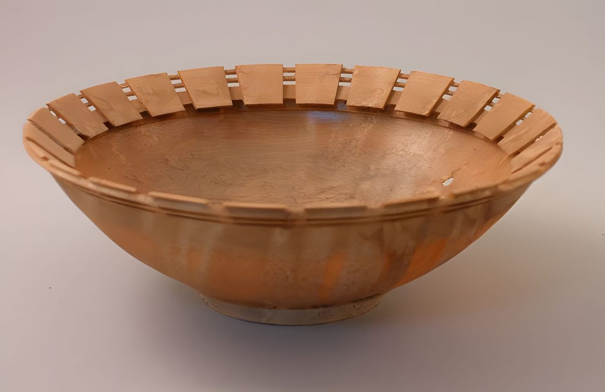 This bowl and the one in the next frame are similar.