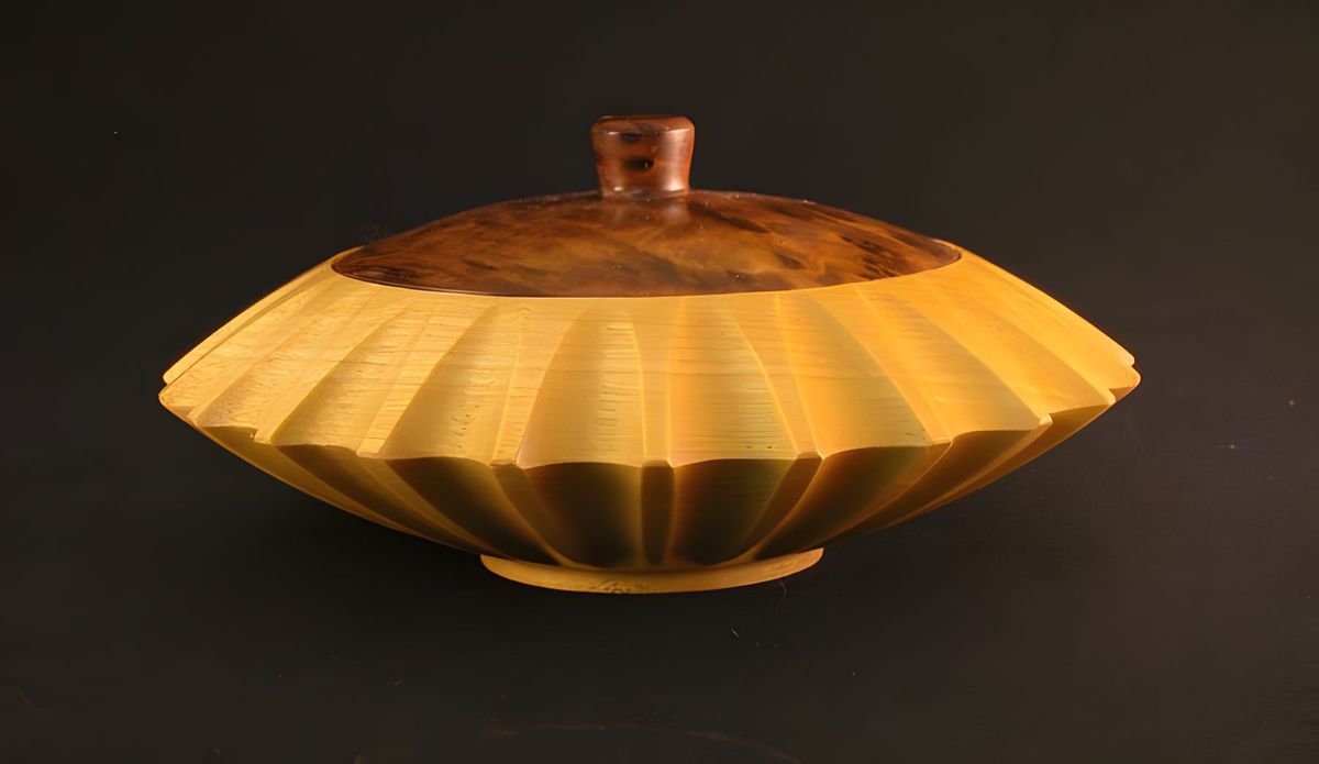 Satinwood, Thula burl The running commentary is over for the next few frames.