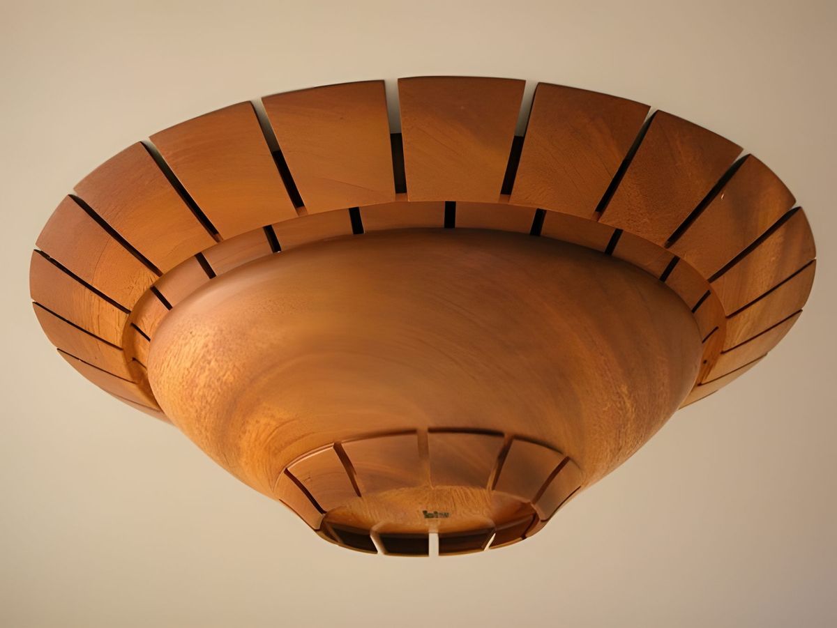 Detail of bottom. I like this form.