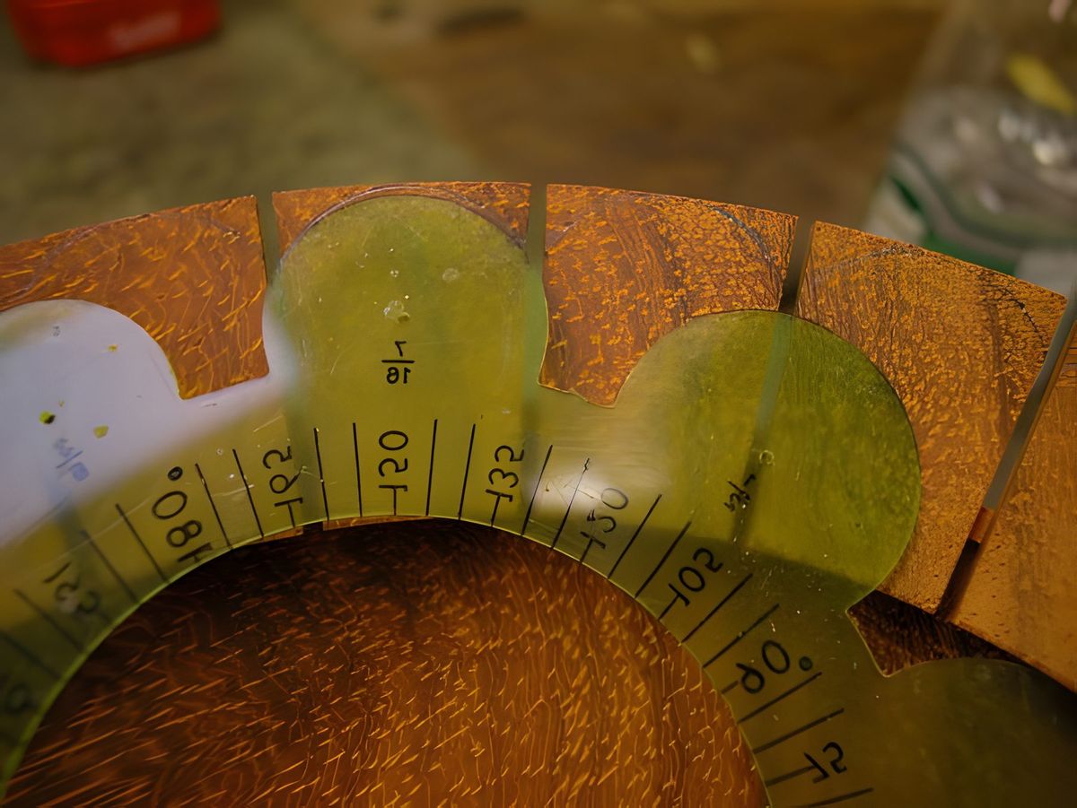 The next step is to round off the petals.
