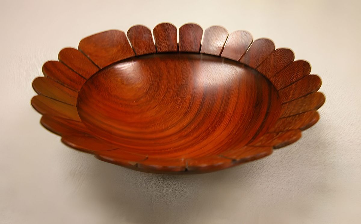 Finished piece. The final statistics are Matl: Padauk Size: 7" diam x 2" high.
